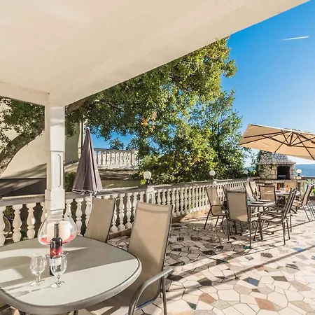 Crikvenica, Vinodol 5 *