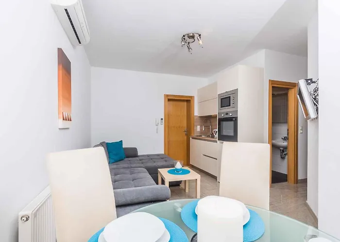 Crikvenica, Vinodol 5 *