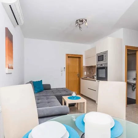 Crikvenica, Vinodol 5 *