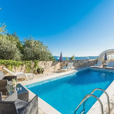 Crikvenica, Vinodol 5 *